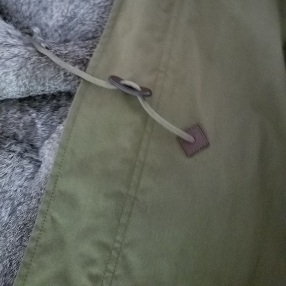 Mens Burberry brit with fur liner - Picture 3 of 8